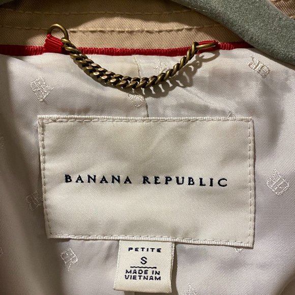 Petite Water-Resistant Classic Trench Coat - Picture 7 of 12